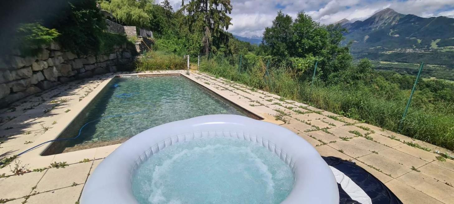 Lerefugedetiti Villa Buissard Luaran gambar